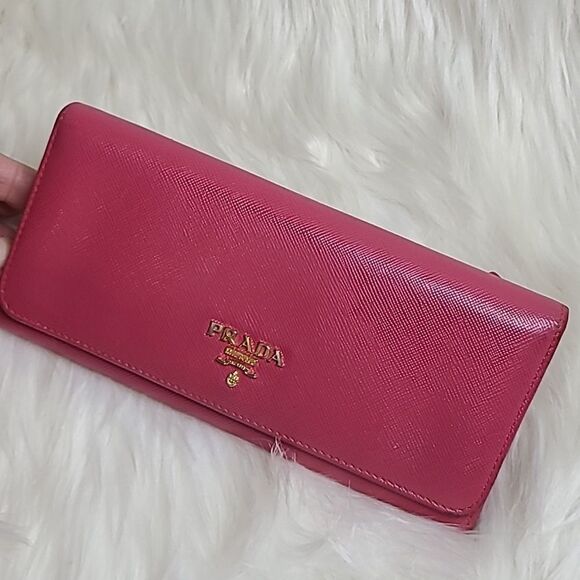 💯 Authentic Prada Safiano Long Wallet 🍀